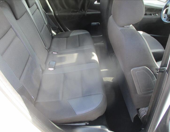 Peugeot 207 10