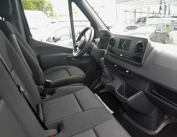 Mercedes-Benz Sprinter 12