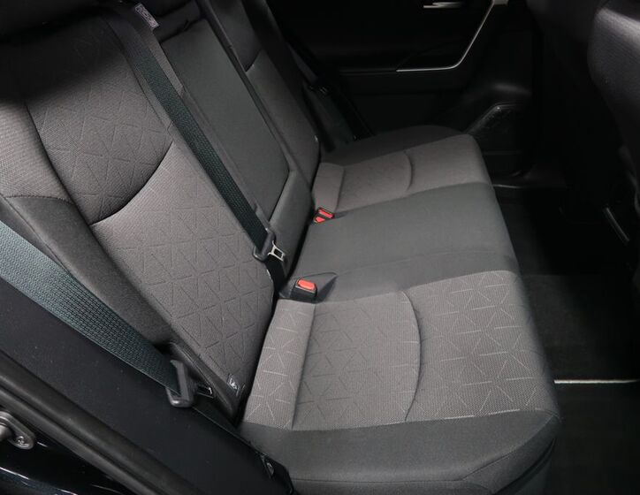Toyota RAV4 13