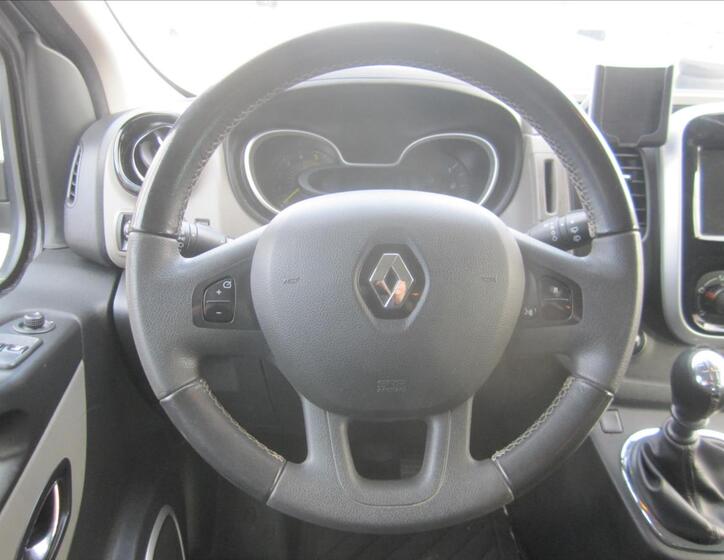 Renault Trafic 8