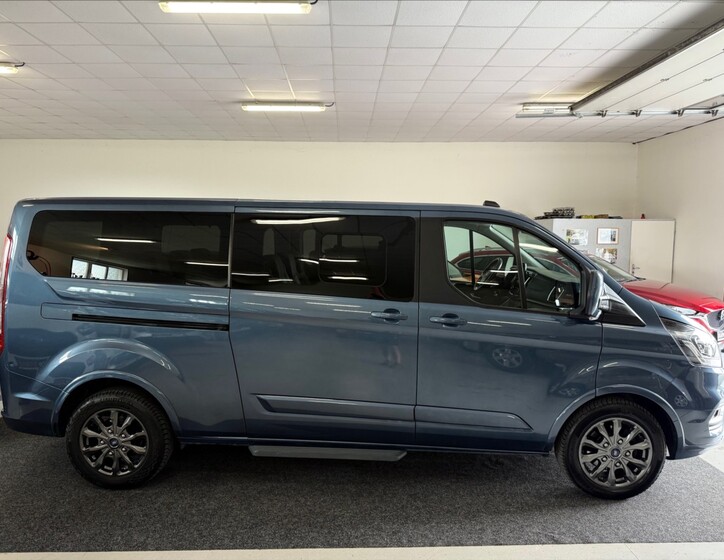 Ford Tourneo Custom 4
