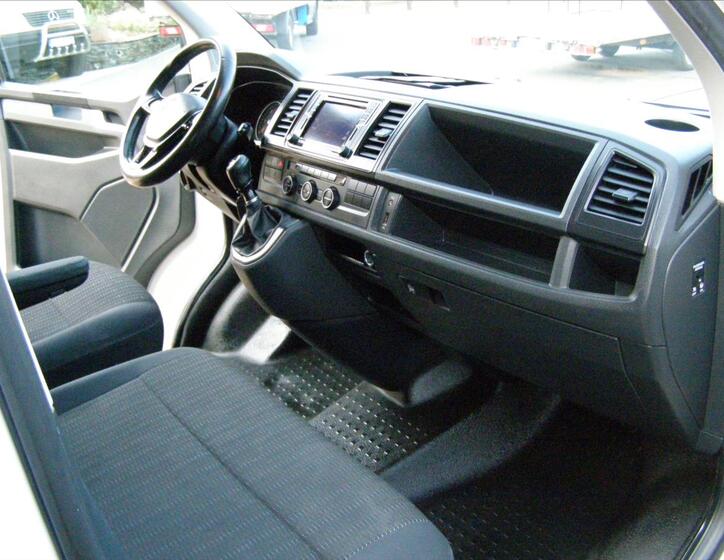Volkswagen Caravelle 30