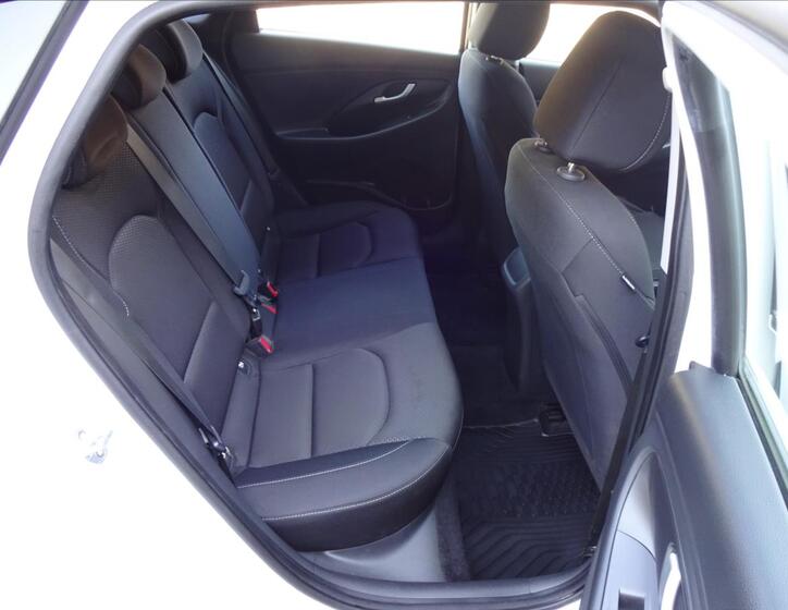 Hyundai i30 25
