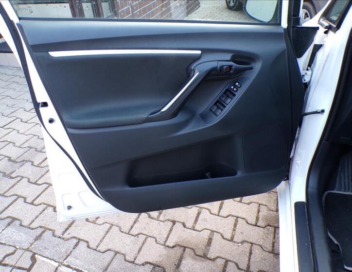 Toyota Verso 17