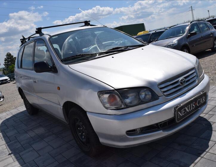 Toyota Picnic 3