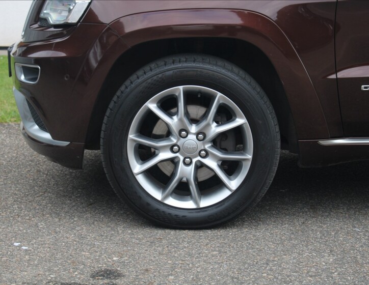 Jeep Grand Cherokee 9