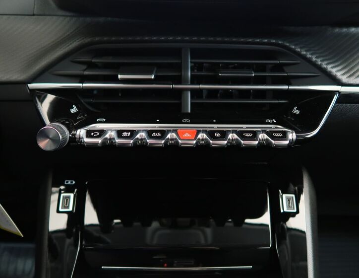 Peugeot 208 17