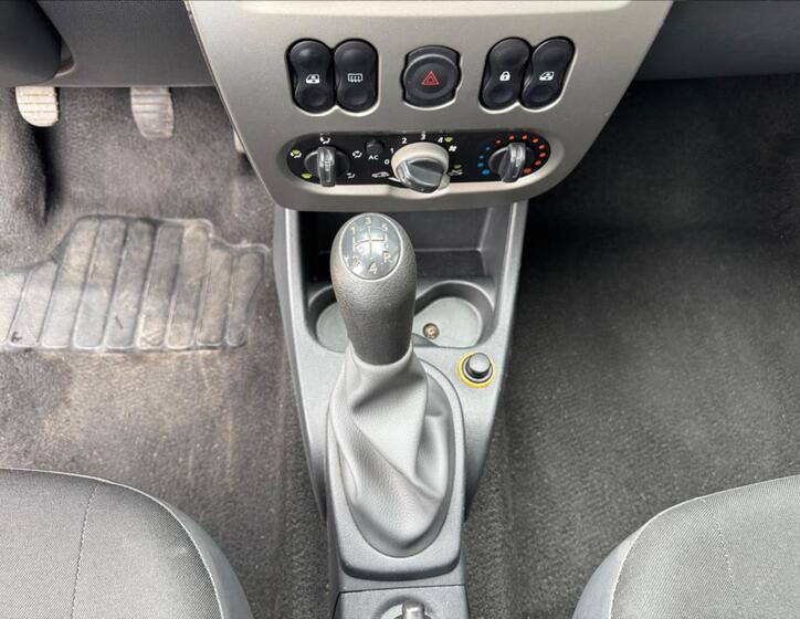 Dacia Sandero 16
