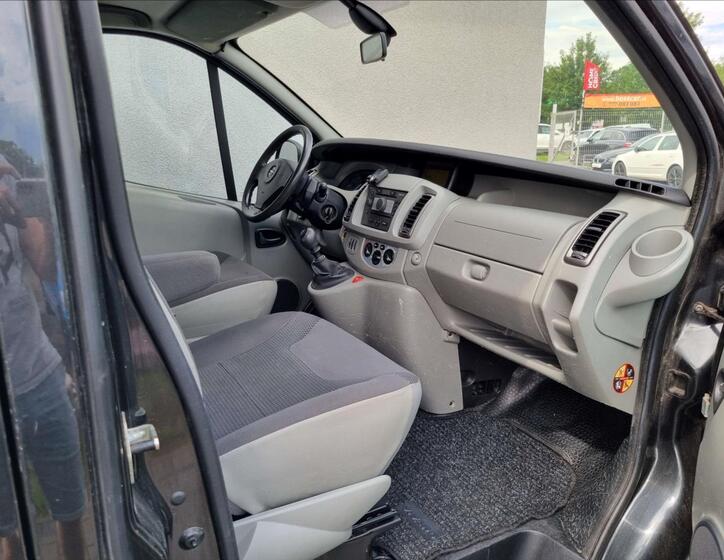Opel Vivaro 17