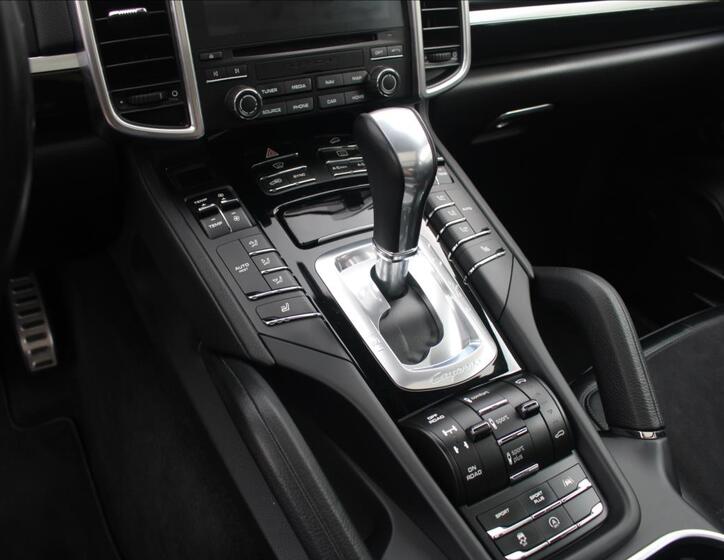Porsche Cayenne 27