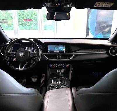 Alfa Romeo Stelvio 25