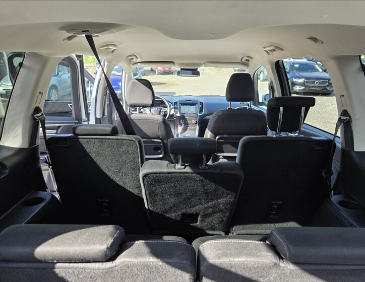 Ford Galaxy 11