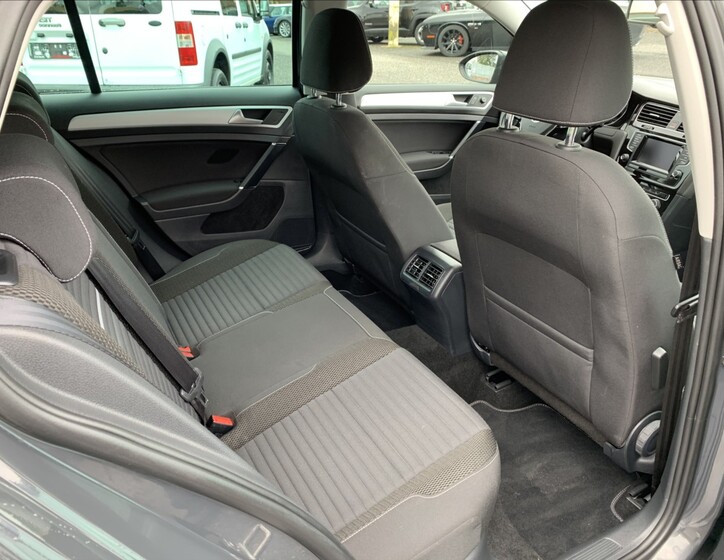 Volkswagen Golf 18