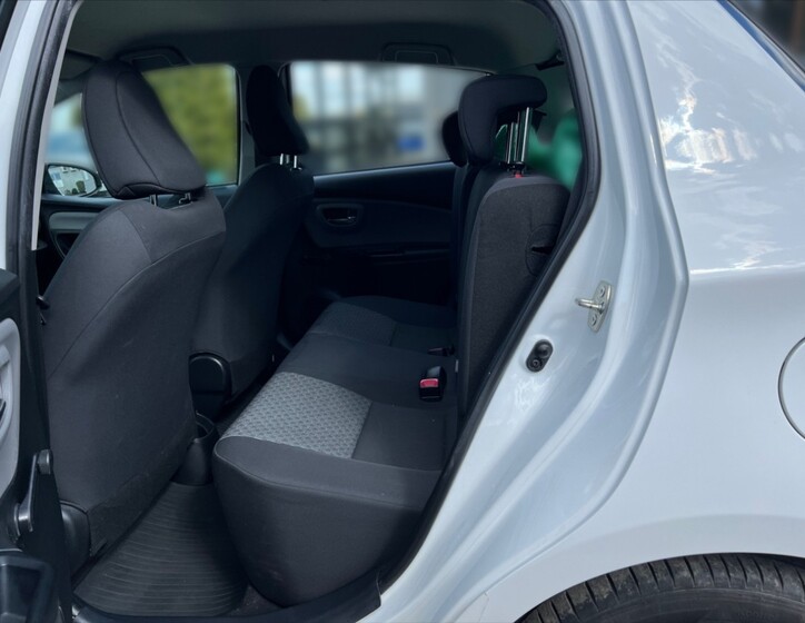 Toyota Yaris 8