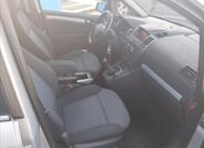 Opel Zafira 8