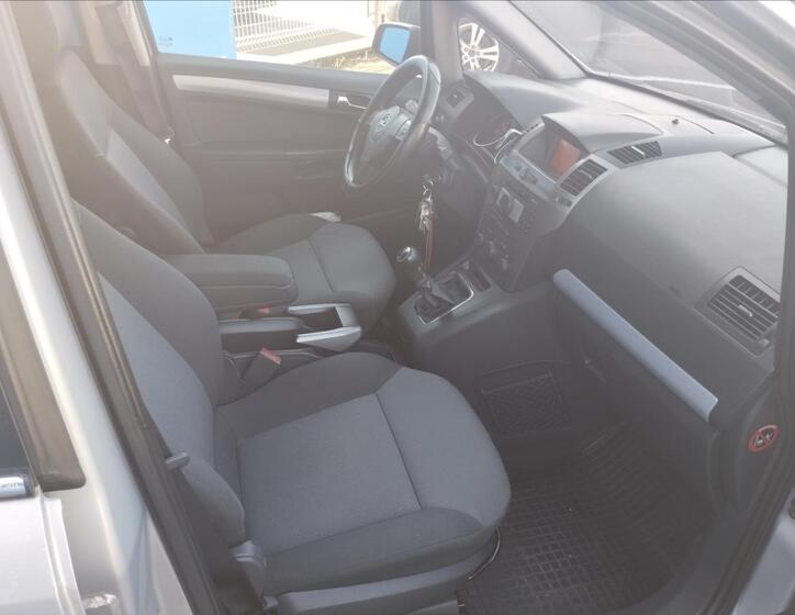 Opel Zafira 8