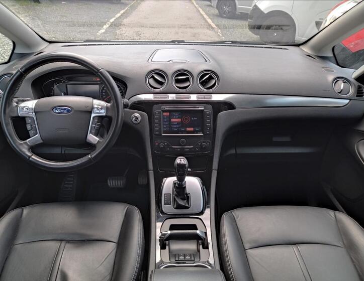 Ford S-MAX 12