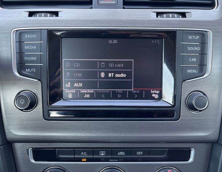 Volkswagen Golf 12
