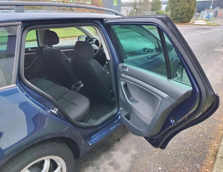 Volkswagen Golf 16