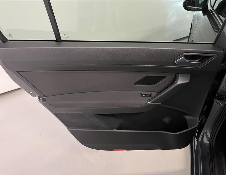 Volkswagen Touran 27