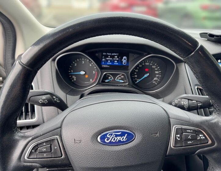 Ford Focus 8