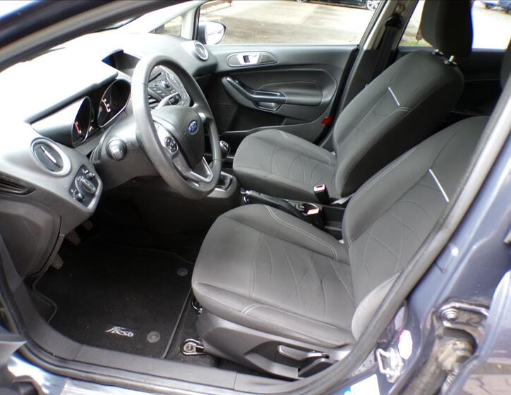 Ford Fiesta 14