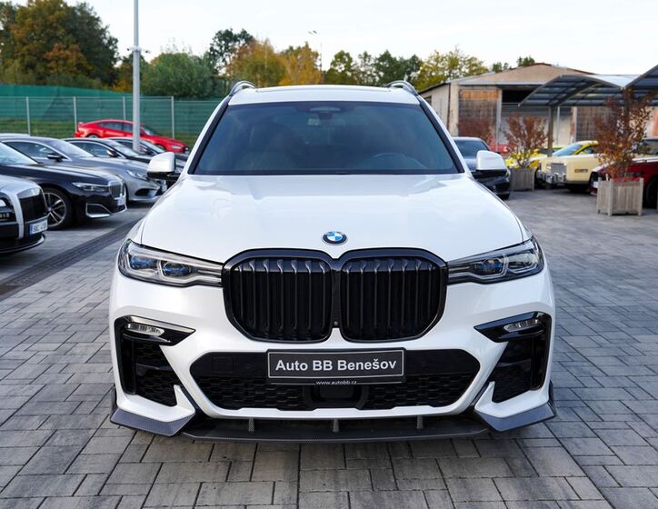 BMW X7 1