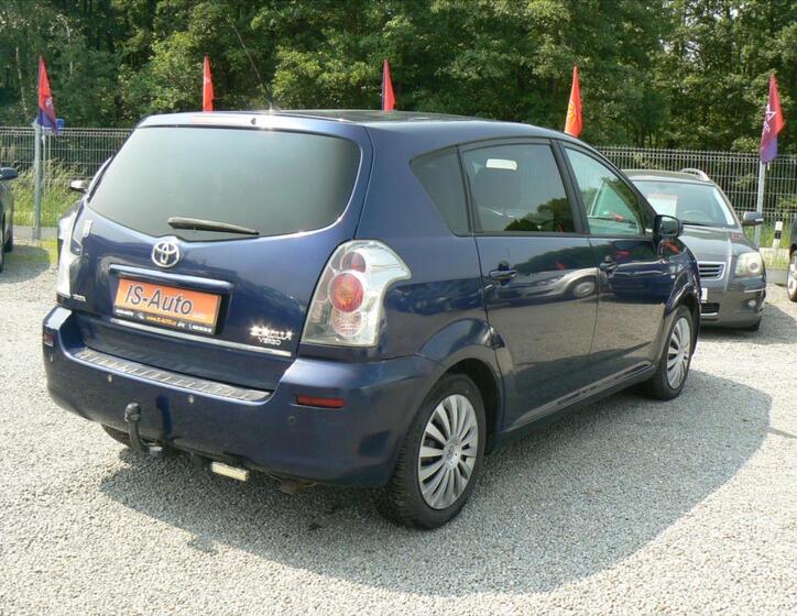 Toyota Corolla Verso 4