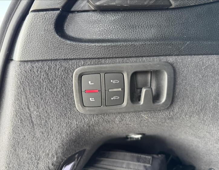 Audi Q7 25