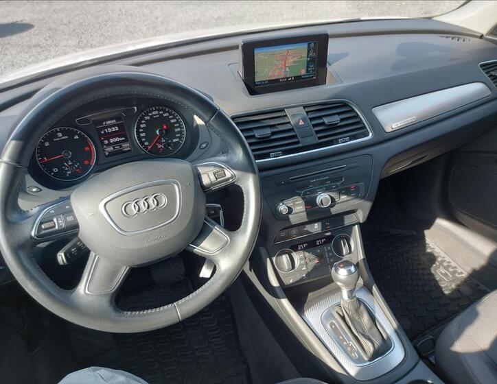 Audi Q3 27