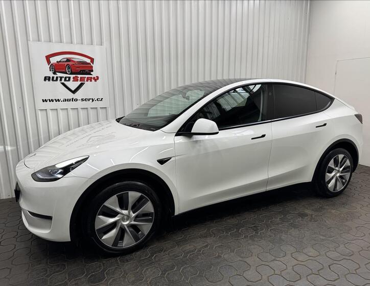 Tesla Model Y 3