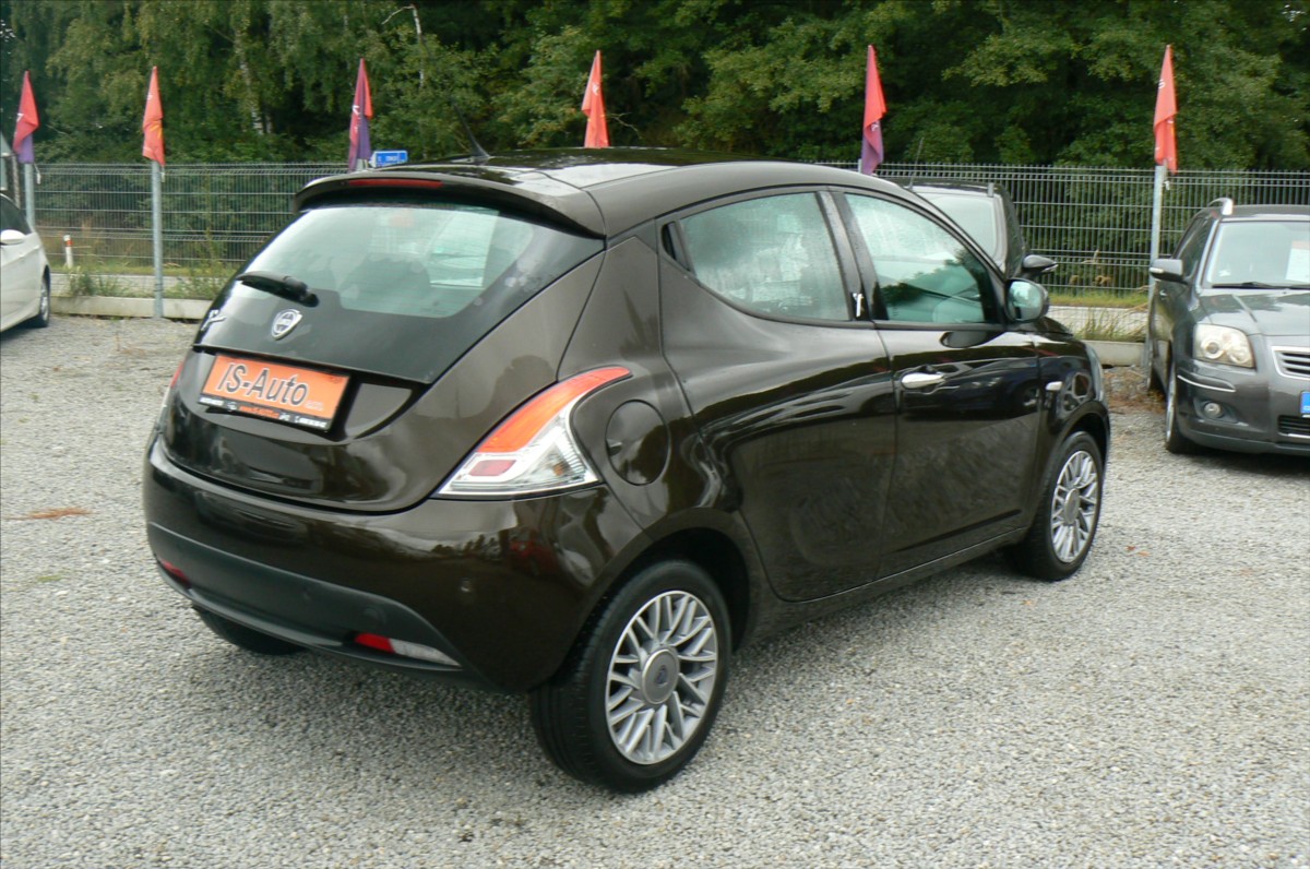 Lancia Y