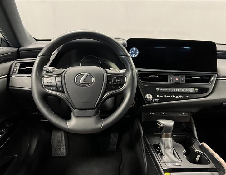Lexus ES 300h 5