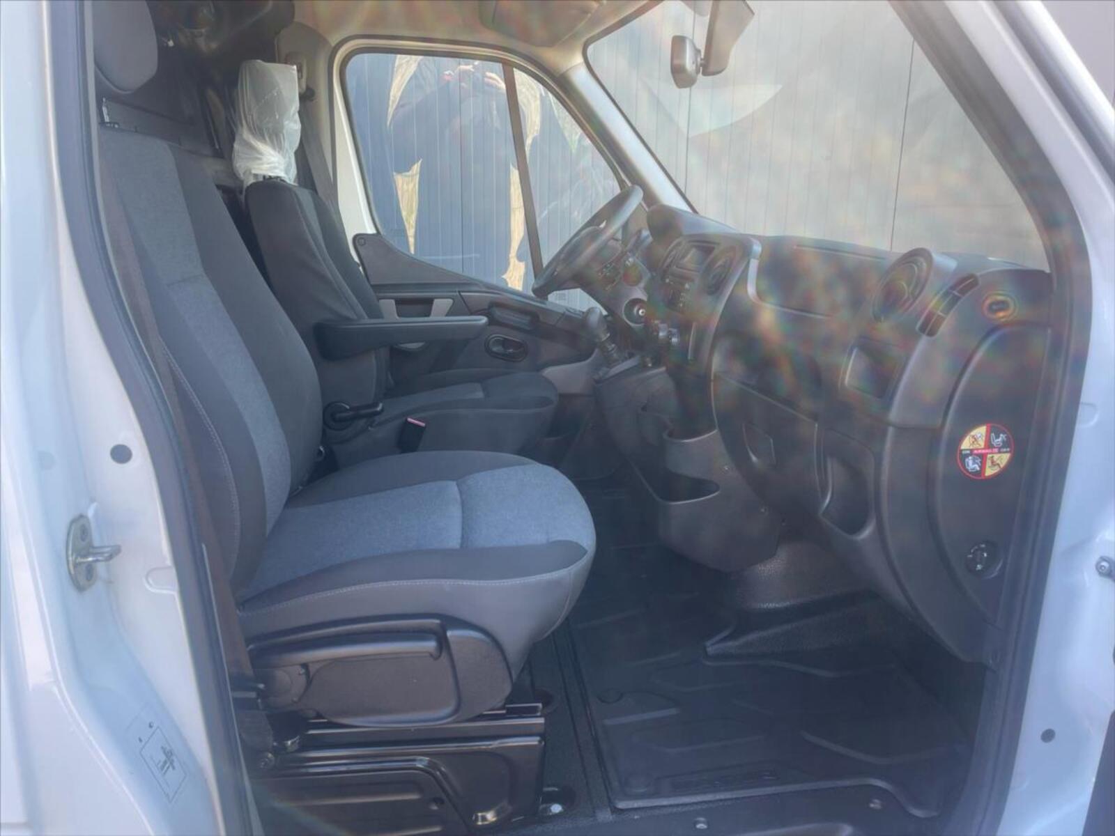 Renault Master 9