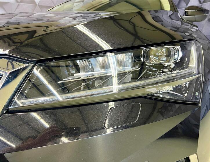 Škoda Superb 8