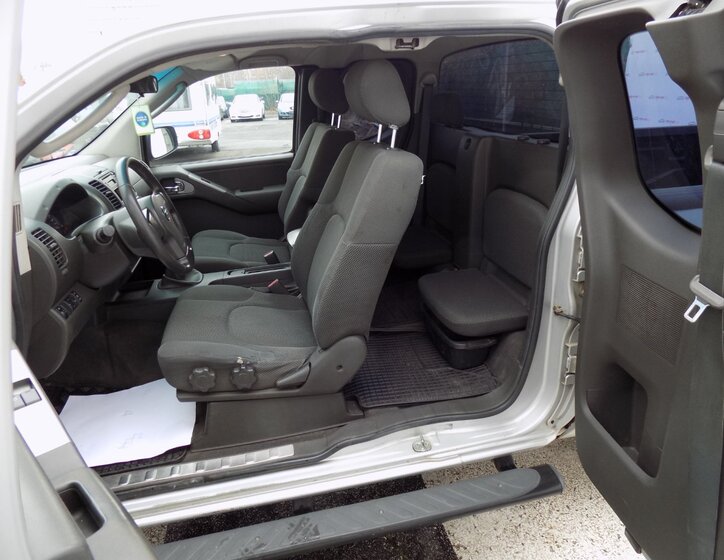 Nissan Navara 12