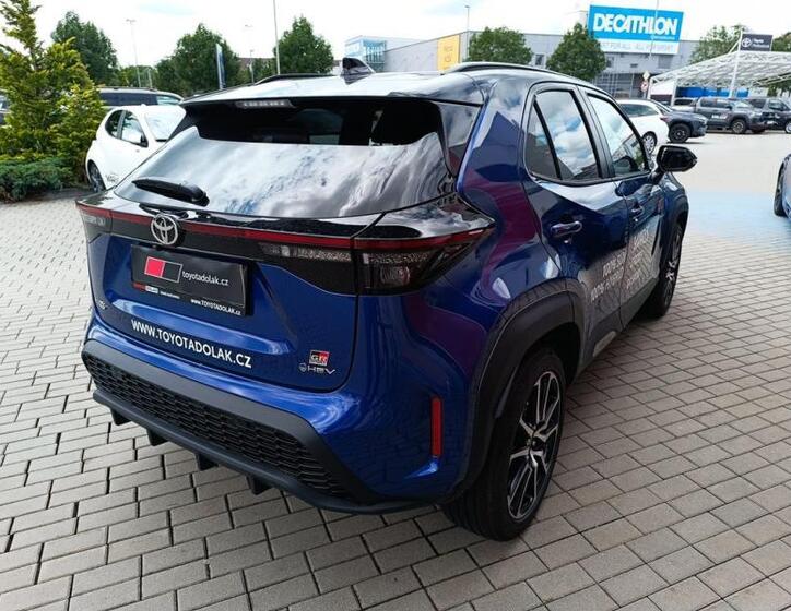 Toyota Yaris Cross 4