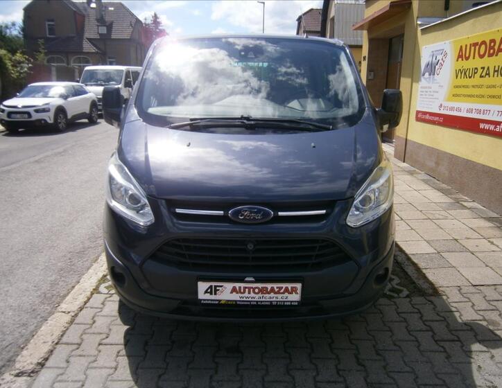Ford Tourneo Custom 2