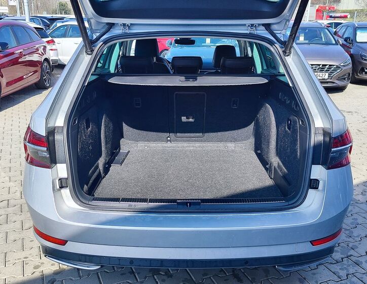Škoda Superb 9