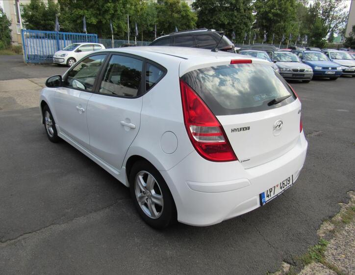 Hyundai i30 4