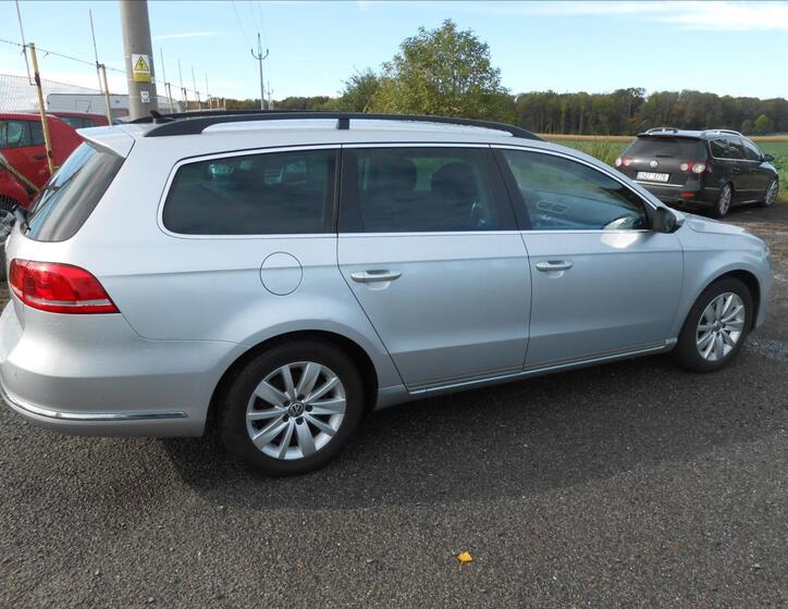 Volkswagen Passat 25