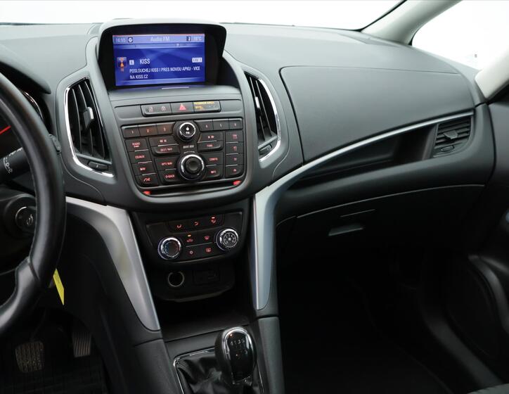 Opel Zafira 25
