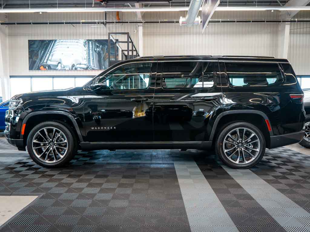Jeep Wagoneer