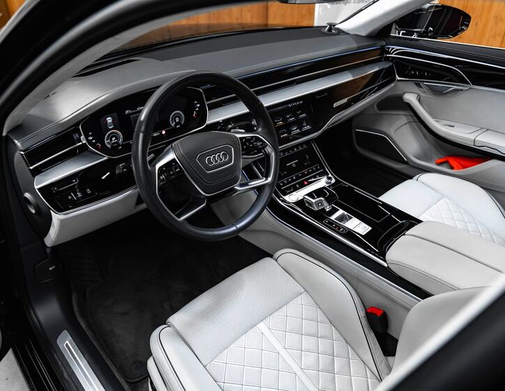 Audi A8 19