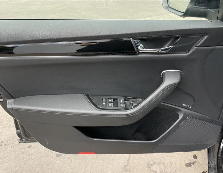 Škoda Superb 12