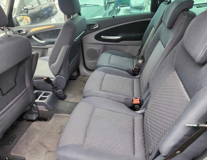 Ford Galaxy 11