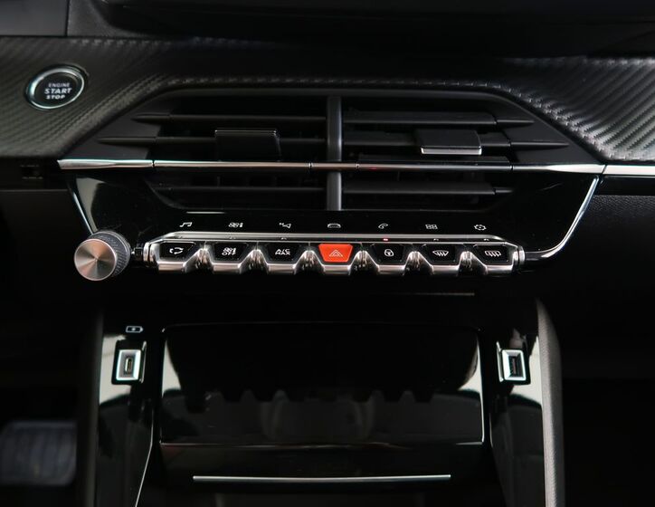 Peugeot 208 17