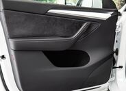 Tesla Model Y 7