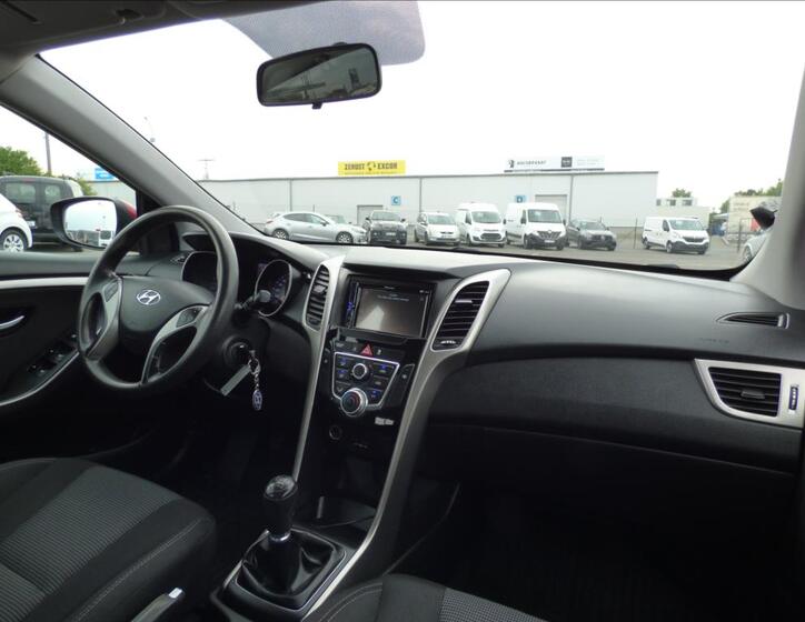Hyundai i30 39