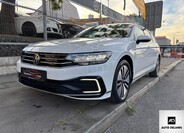 Volkswagen Passat 1